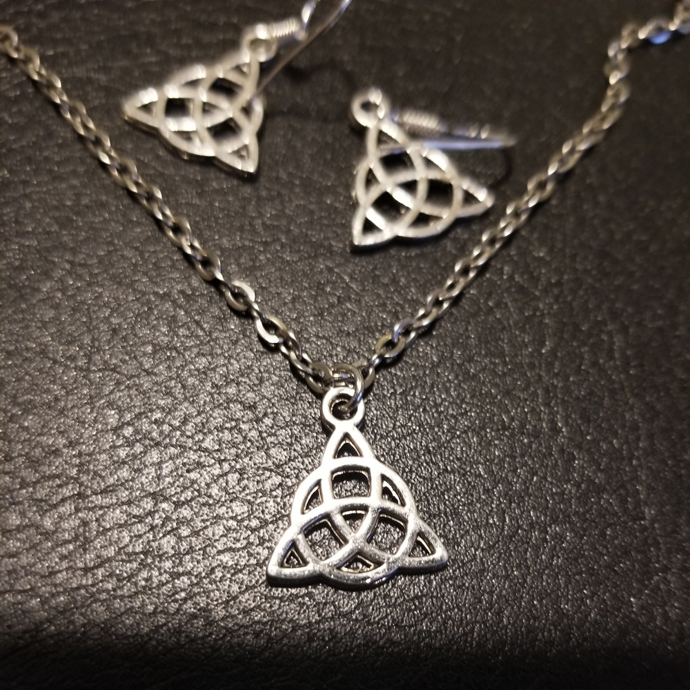 Celtic knot earrings and necklace set